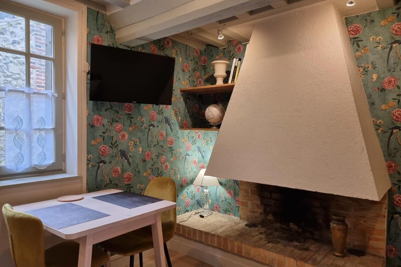 The Saint Jean - Cozy For 2 - Center With Fireplace *